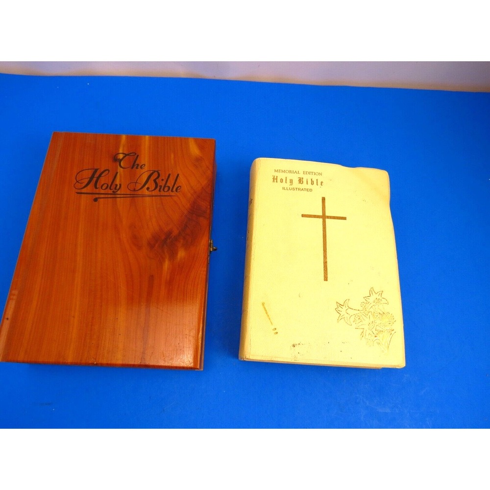 Vintage The Holy Bible Illustrated Memorial Edition 1950 White Cover Wood Case
